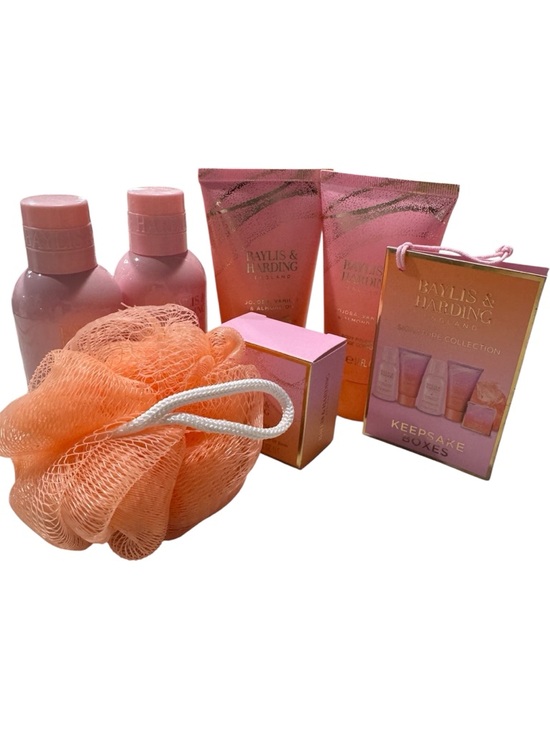 Other - Jojoba, Vanilla & Almond Oil 6 piece Pink & Peach Bath Gift Set with Loofah